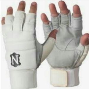 Neumann football workout leather gloves halffinger